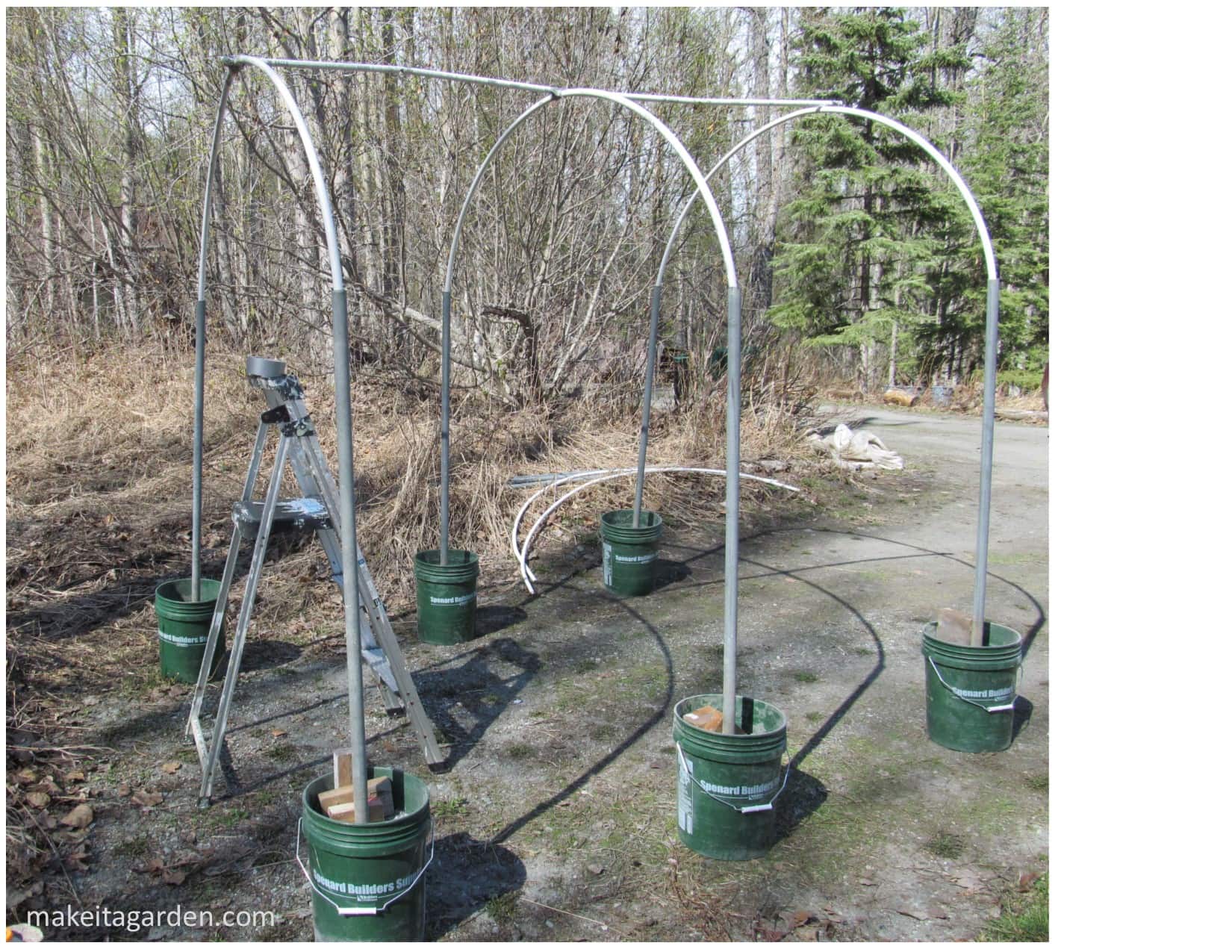 Small hoop house makes backyard gardening affordable | Make it a Garden